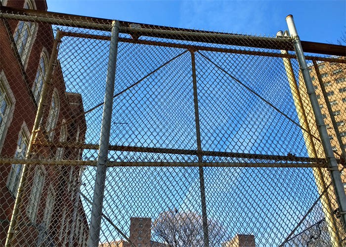 Chain Link Fence Materials: Durability and Versatility Combined