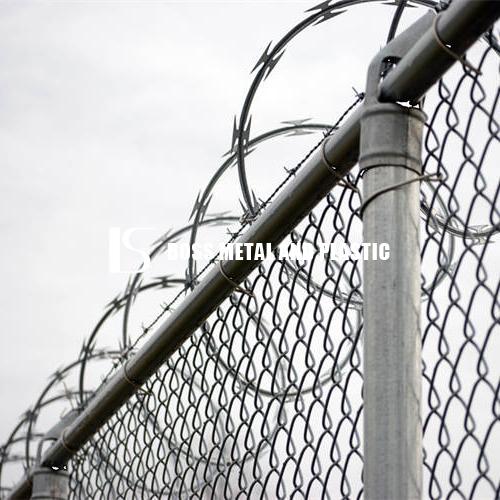 Galvanized Chain Link Fence:Durable and Versatile Fencing Option