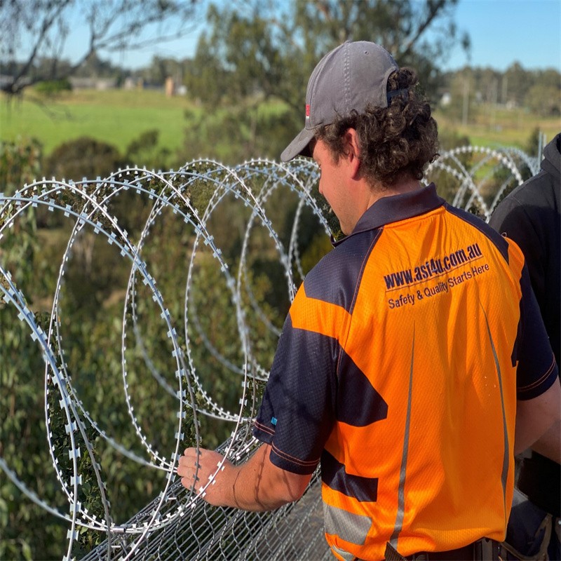 Razor Wire: BMP's Guide to Effective Fencing