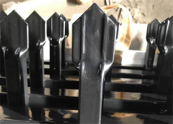 Steel Fence-Boss Metal's High-Security Spear Top 