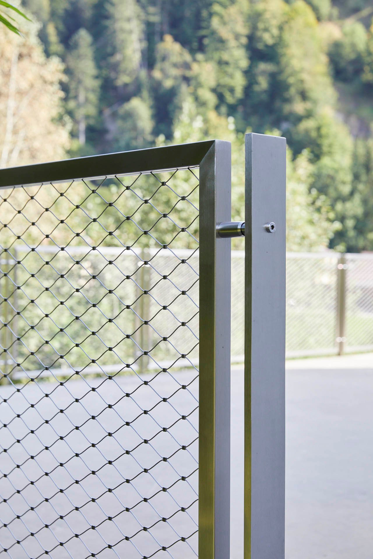 Modular stainless steel railing mesh – exterior 18