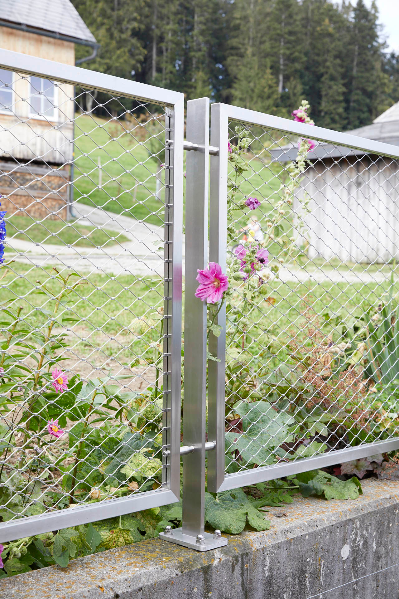 Modular stainless steel railing mesh – interior 22