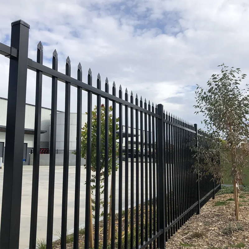 Hot Dipped Galvanized Steel Tubular Security Fence Shocking Risks: 15+
