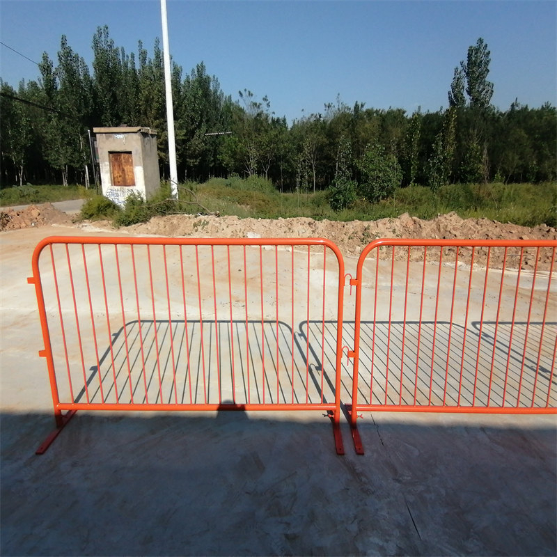 Crowd Control Barrier 79 x 40 Orange: 10 Brutal Traps Read